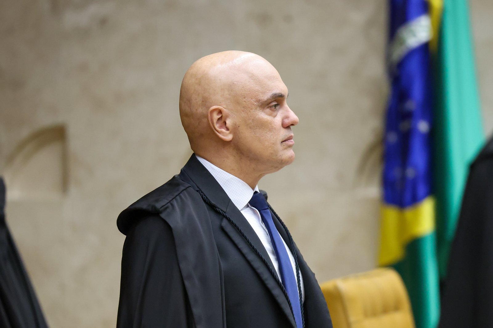 Moraes autoriza saída de Bolsonaro para atendimento