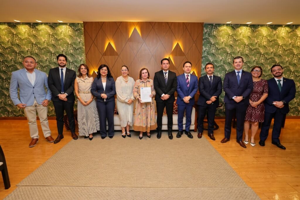 TCE-AM renova acordo para ampliar controle social
