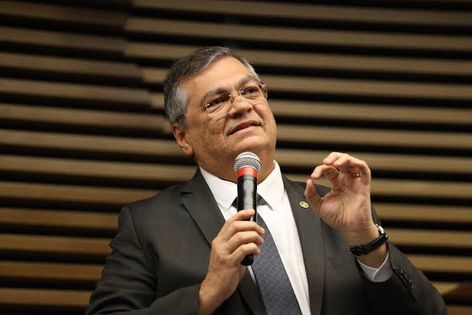 PF deverá apurar irregularidades nas emendas Pix