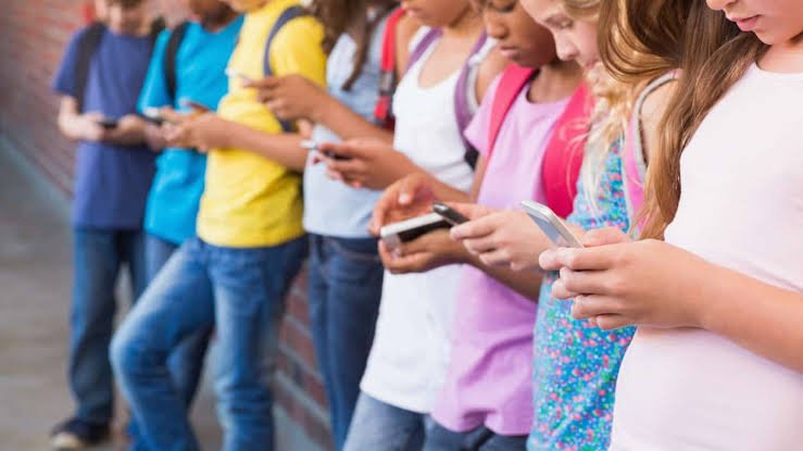 44% dos adolescentes bloqueiam conteúdos nocivos na internet