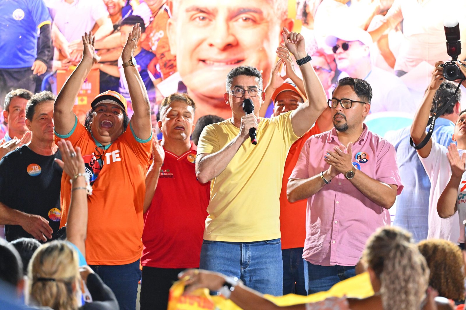 David Almeida promete oportunidades para jovens do Mauazinho perto do Distrito Industrial