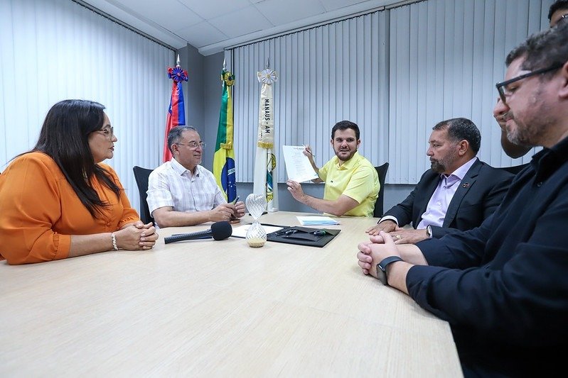 Médicos residentes em Manaus passam a receber auxílios