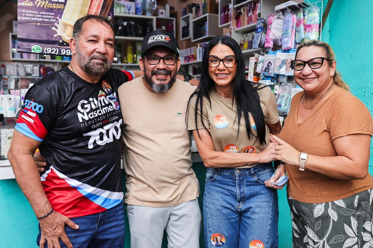 Shádia e Gilmar Nascimento caminham no Parque das Nações