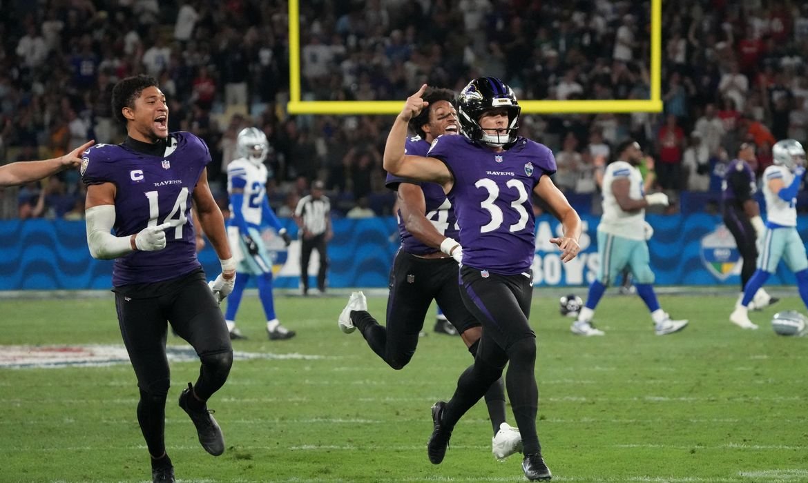 Ravens vencem batalha contra Cowboys em noite de NFL no Brasil