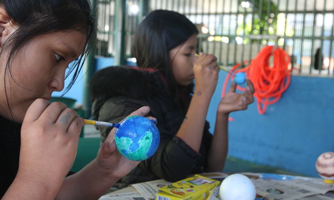 Entenda o que é ensino STEM e por que ele cresce na educação brasileira
